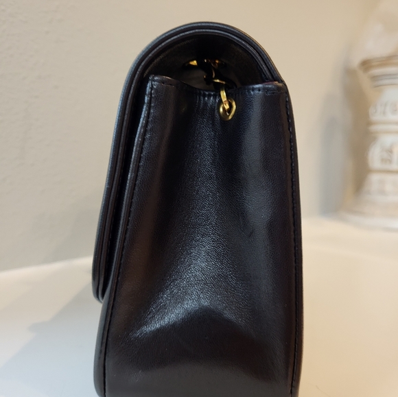 CHANEL Quilted Small Single Flap Black - Picture 12 of 16